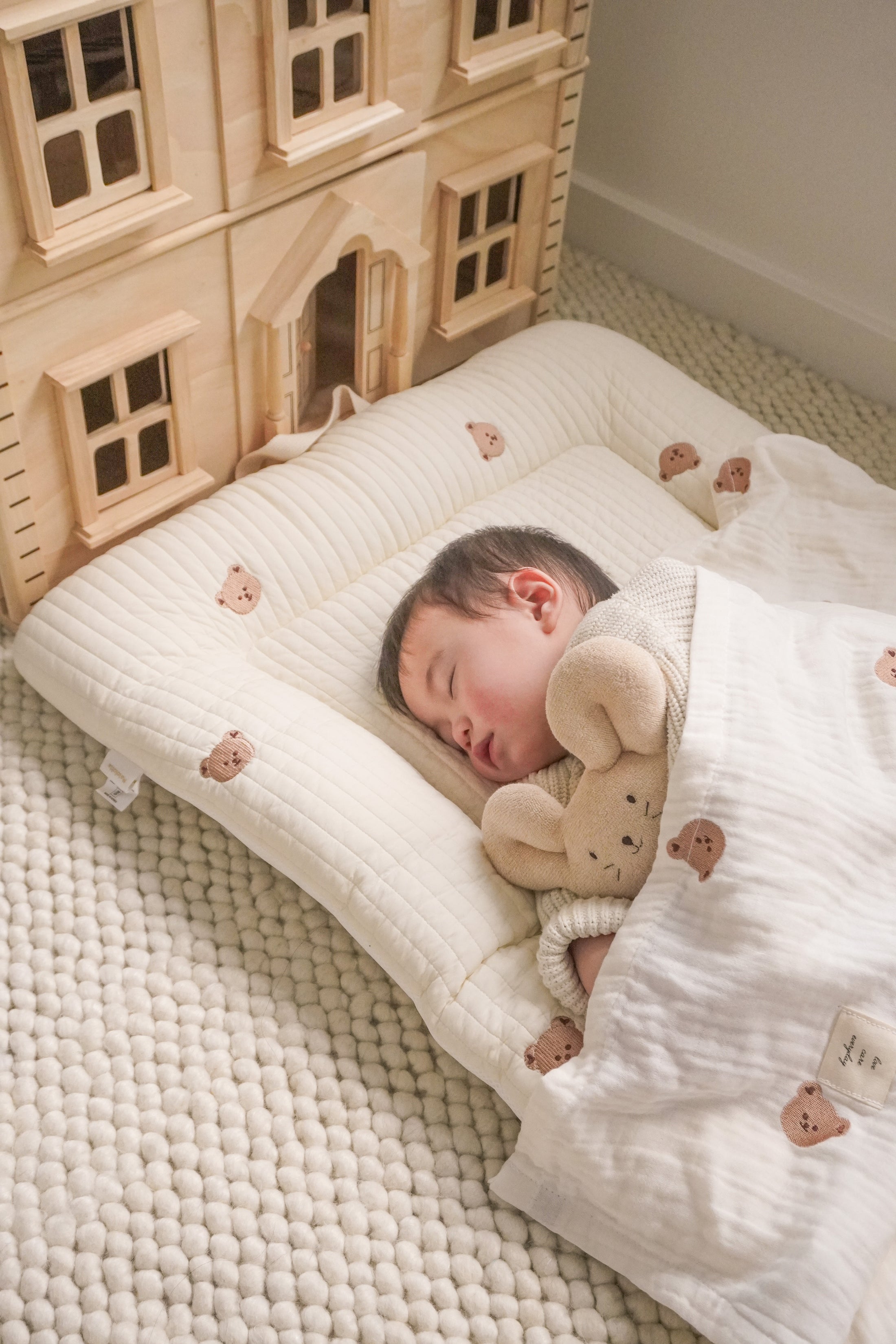 Hypoallergenic Baby Lounger | Little Bear