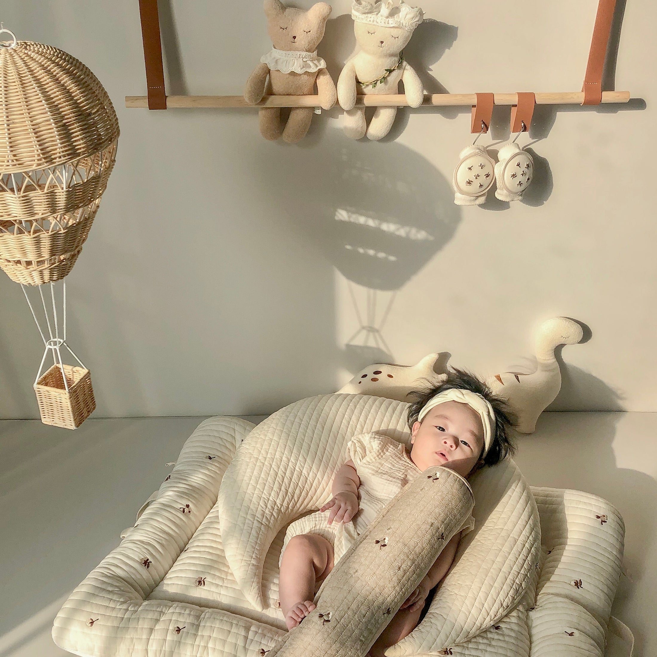Hypoallergenic Baby Lounger | Cotton Flower