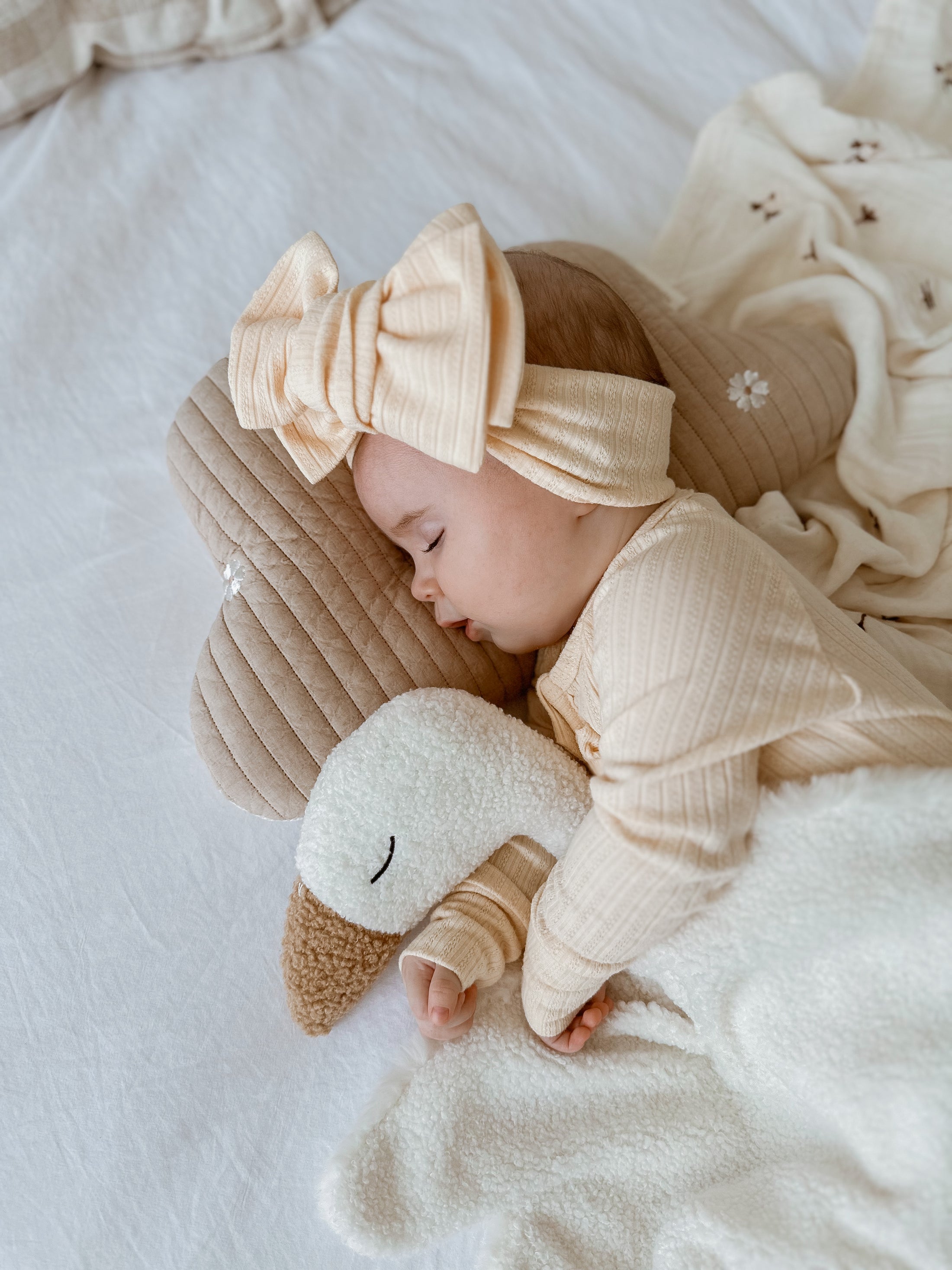 Quilted cloud pillow | Blossom Daisy