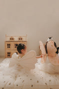 Load image into Gallery viewer, Fluffy cloud bed | Olive
