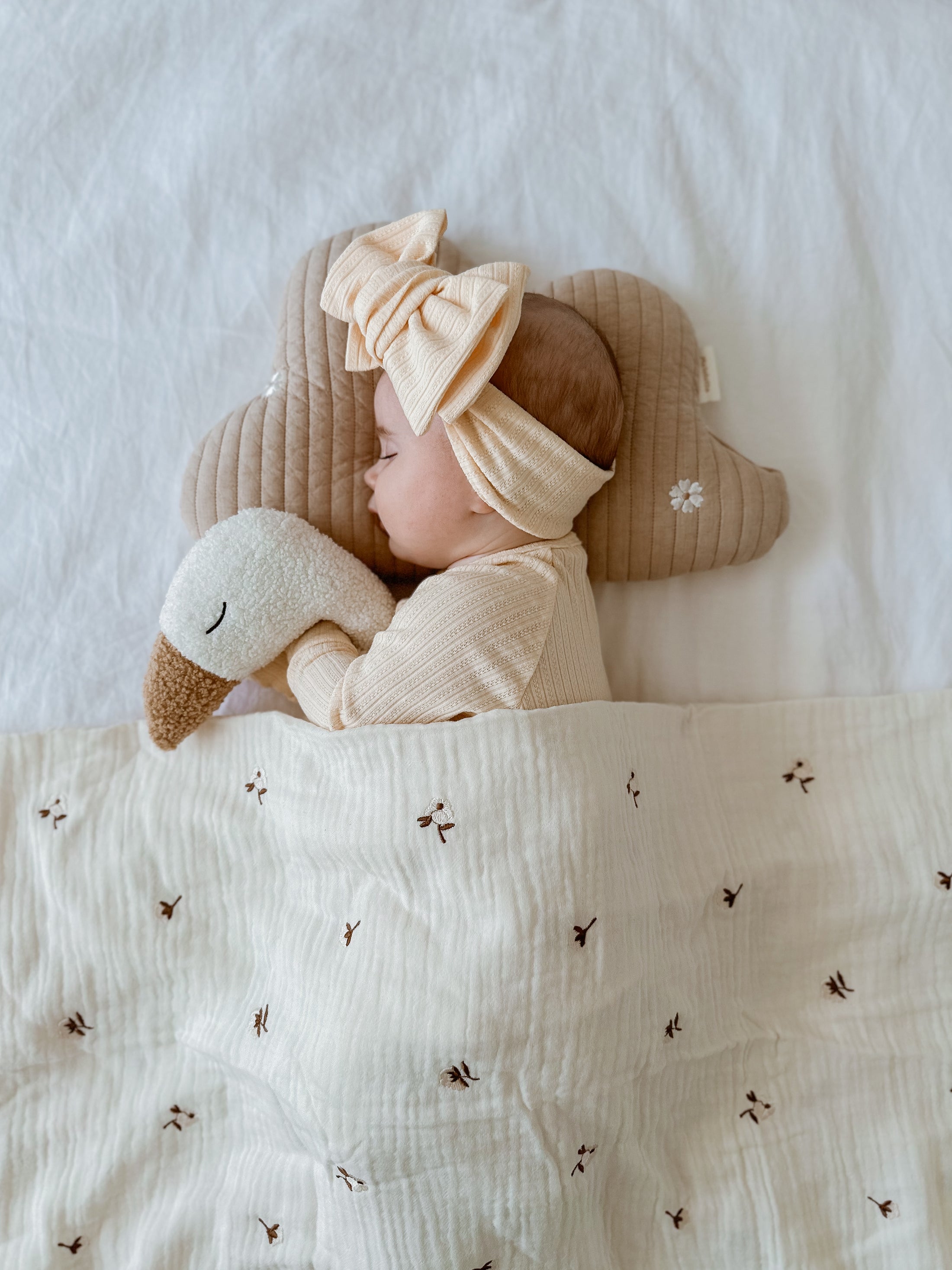 Quilted cloud pillow | Blossom Daisy