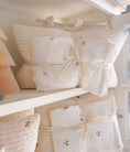 Load image into Gallery viewer, Gift set | Nap bed Dream with gauze blanket
