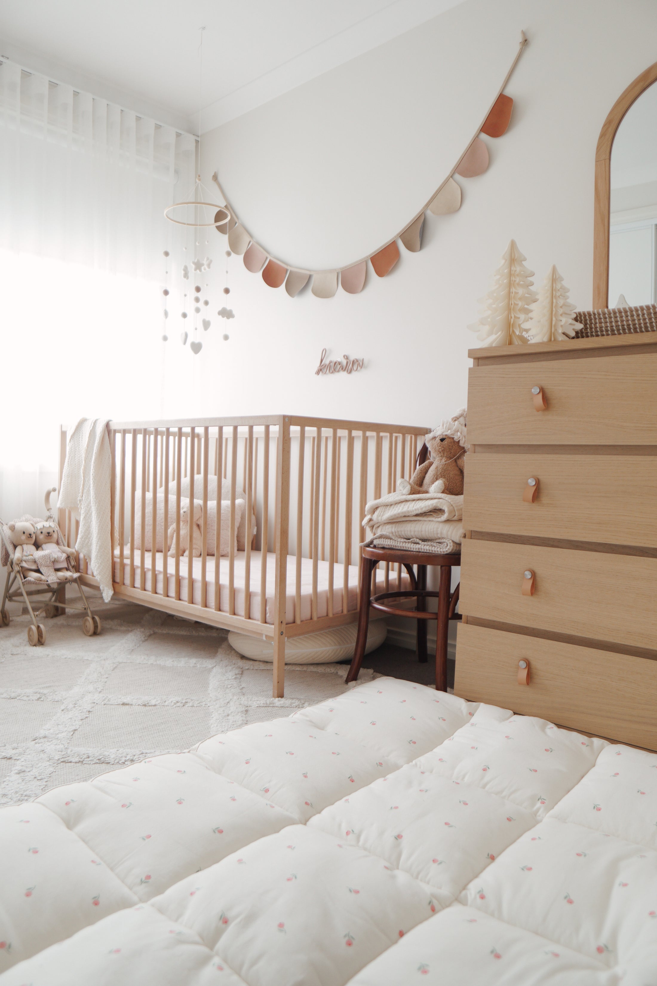 Fluffy cloud bed | Tulip