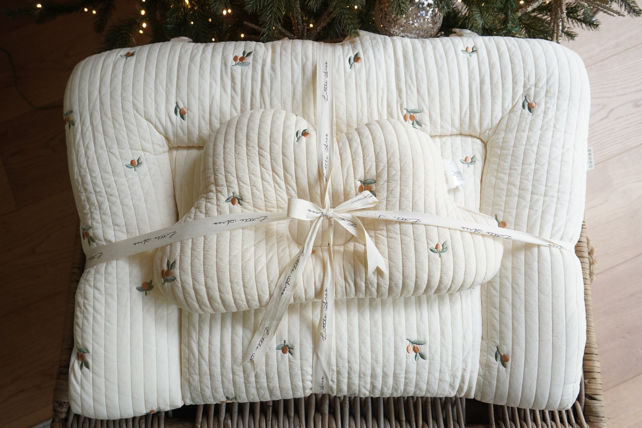 Christmas Gift | Baby Lounger & Cloud Pillow