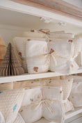 Load image into Gallery viewer, Gift set | Nap bed Dream with gauze blanket
