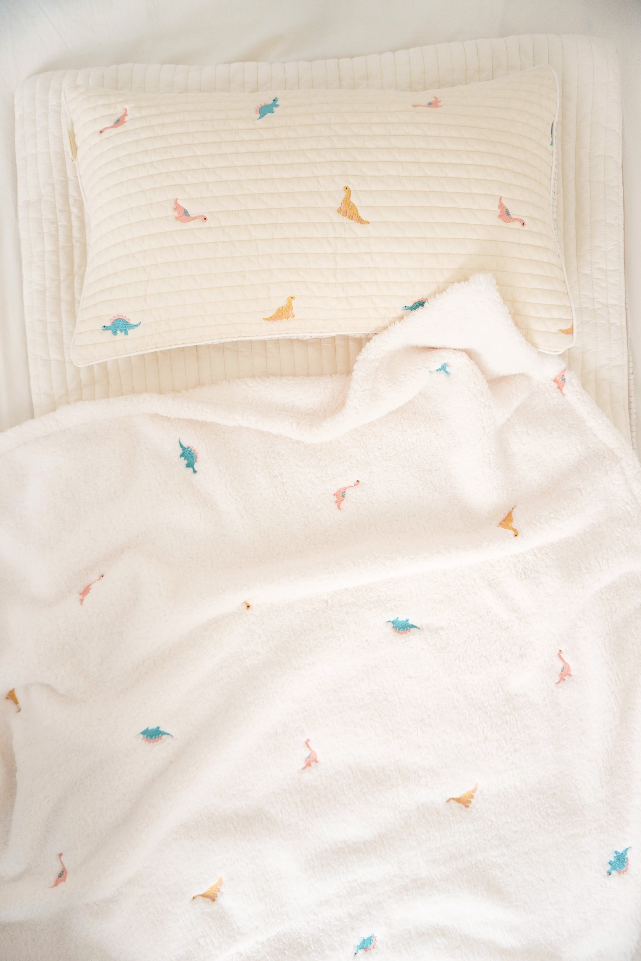 Velboa Blanket | Little Dinos