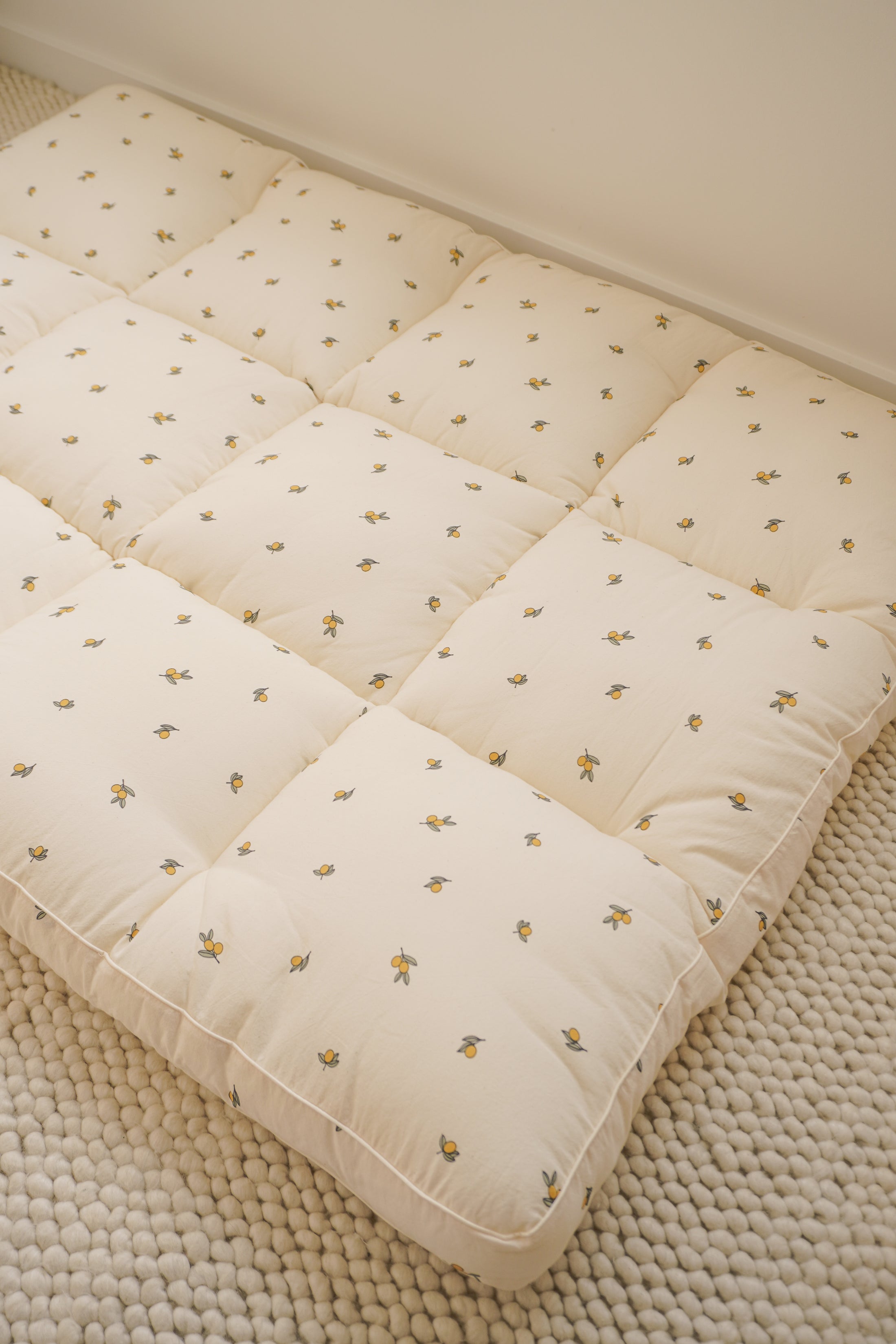 Fluffy cloud bed | Olive