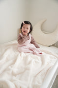 Load image into Gallery viewer, Velboa Blanket | White Daisy
