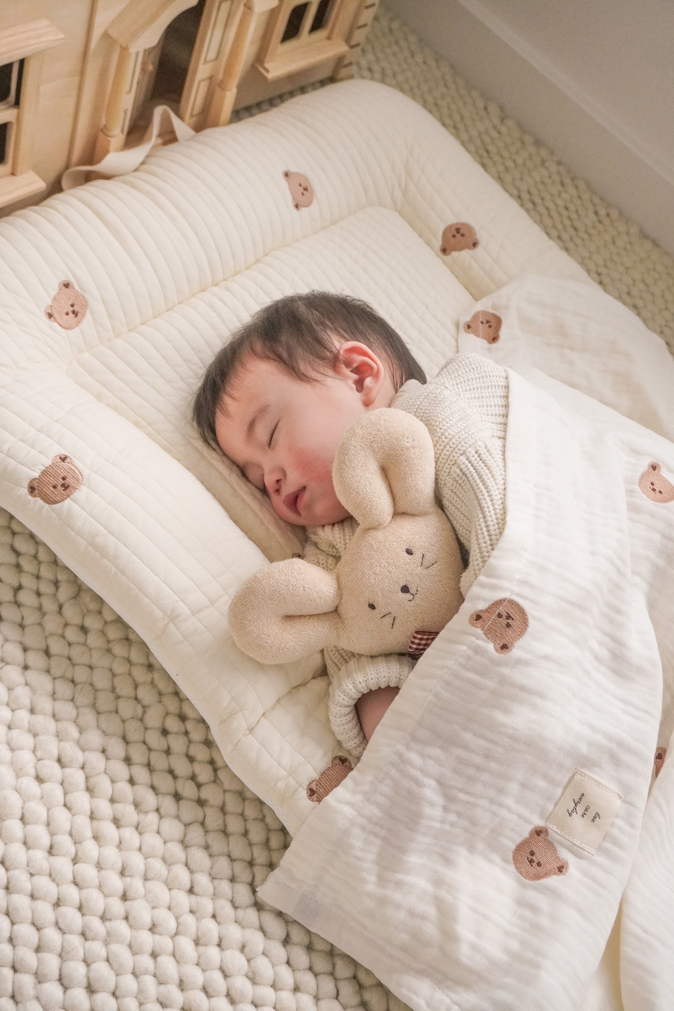 Hypoallergenic Baby Lounger | Little Bear