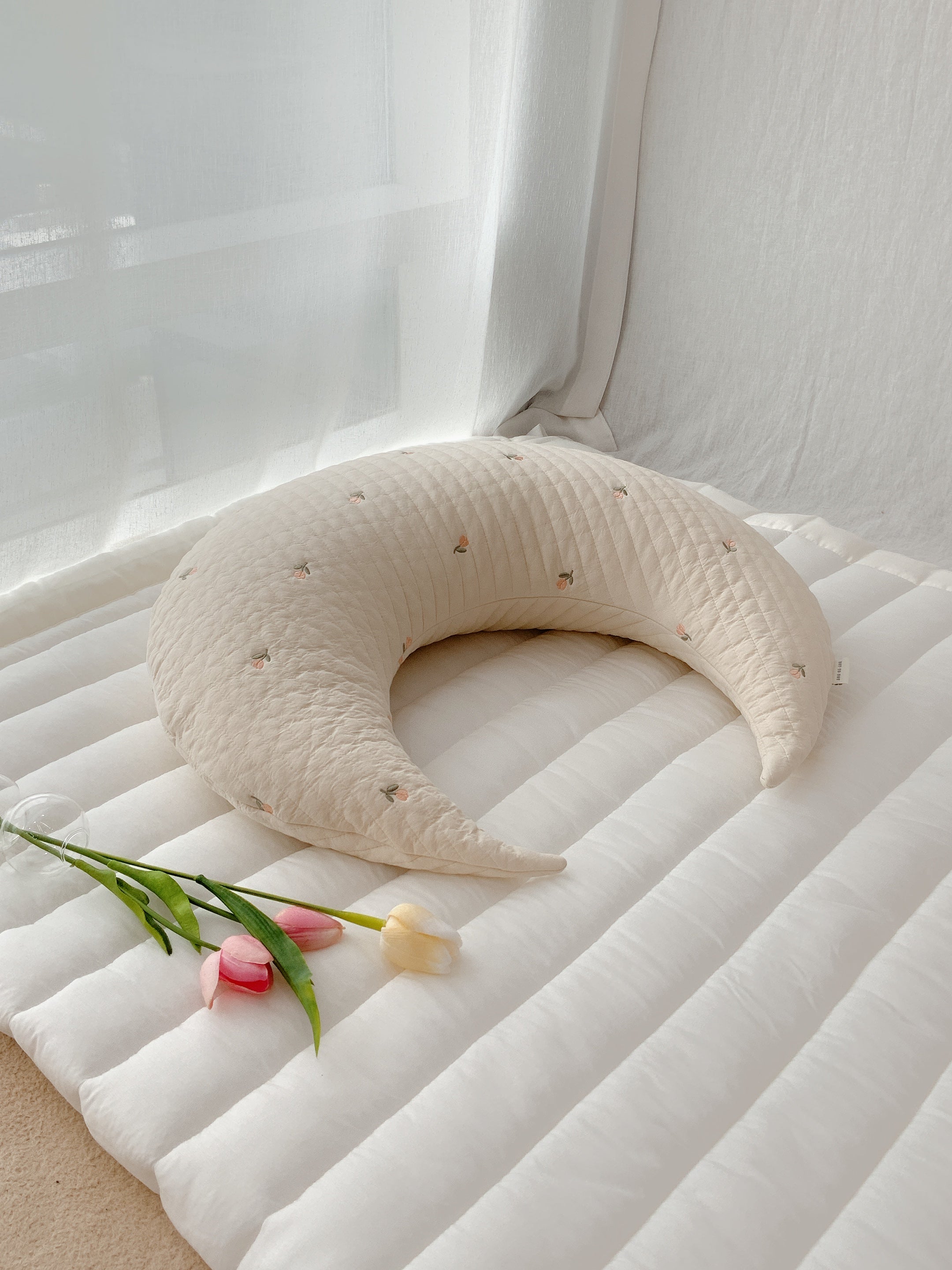 Hypoallergenic Moon Pillow | Tulip