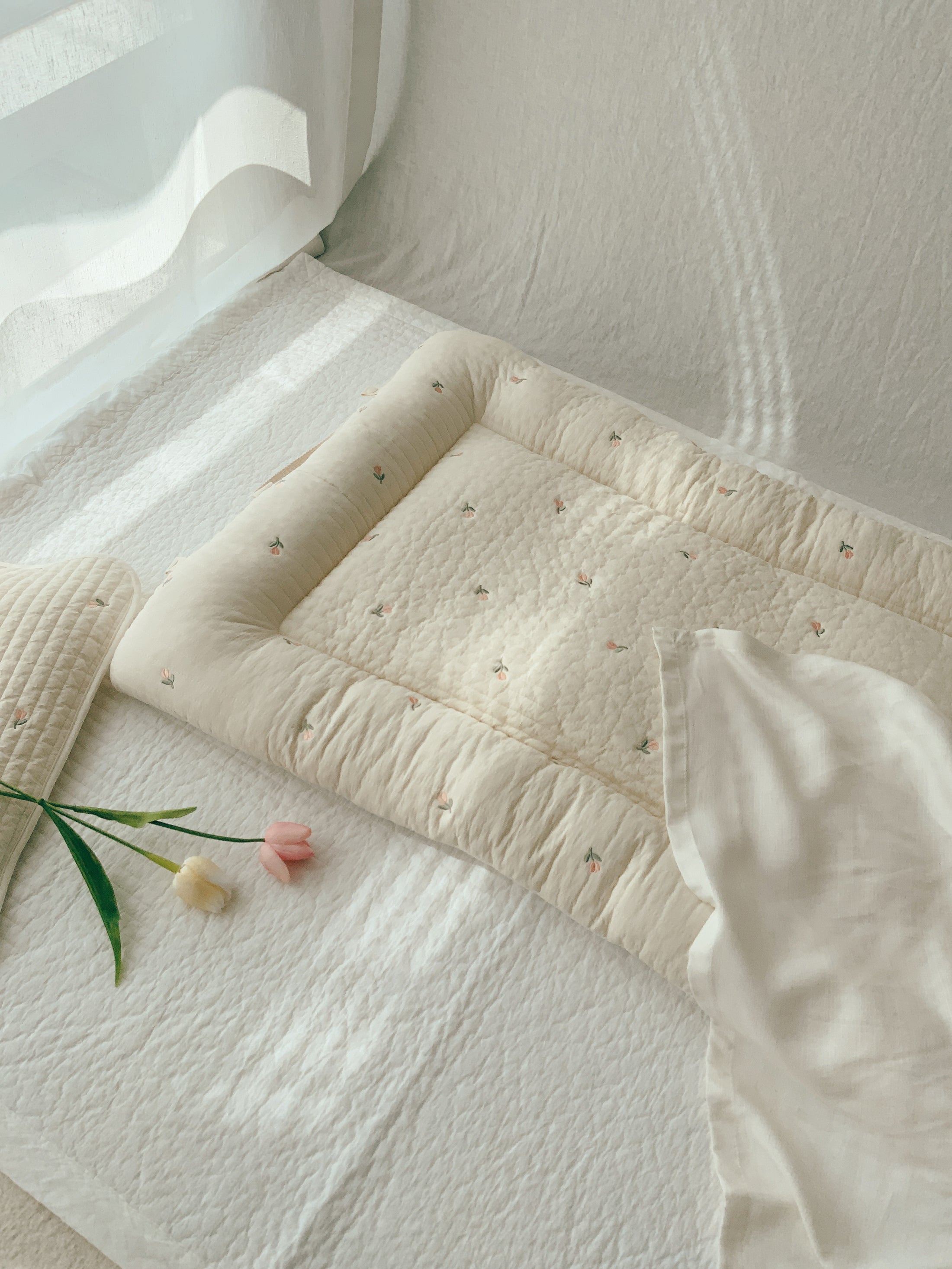 Hypoallergenic Baby Lounger | Tulip