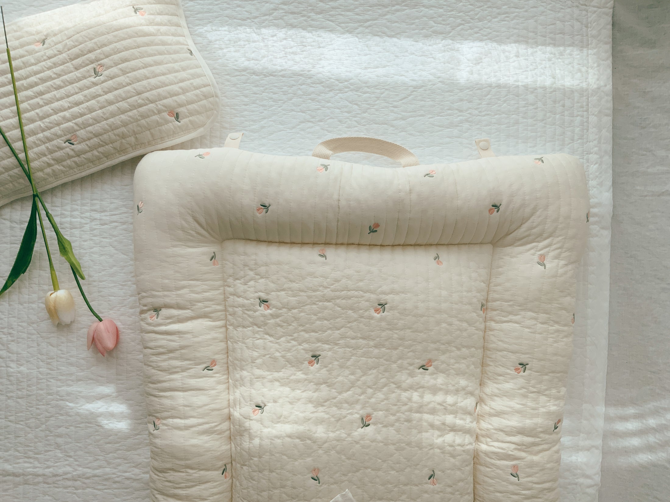 Hypoallergenic Baby Lounger | Tulip