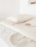 Load image into Gallery viewer, Quilted Nap bed | White Daisy
