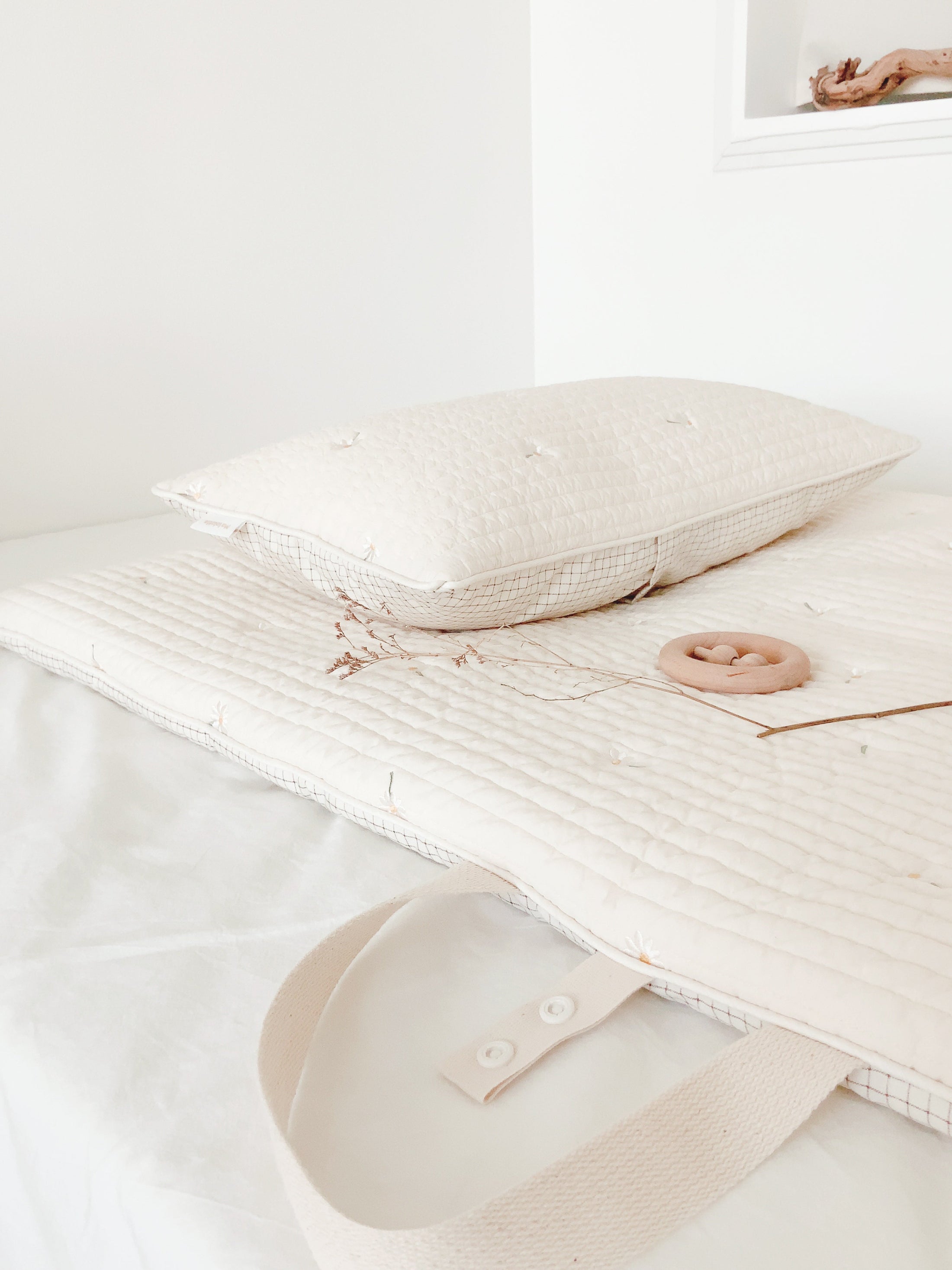 Quilted Nap bed | White Daisy