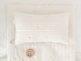 Load image into Gallery viewer, Quilted Nap bed | White Daisy

