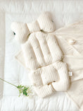Load image into Gallery viewer, Pram Liner | White Daisy
