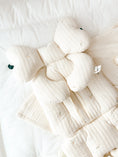 Load image into Gallery viewer, Pram Liner | White Daisy

