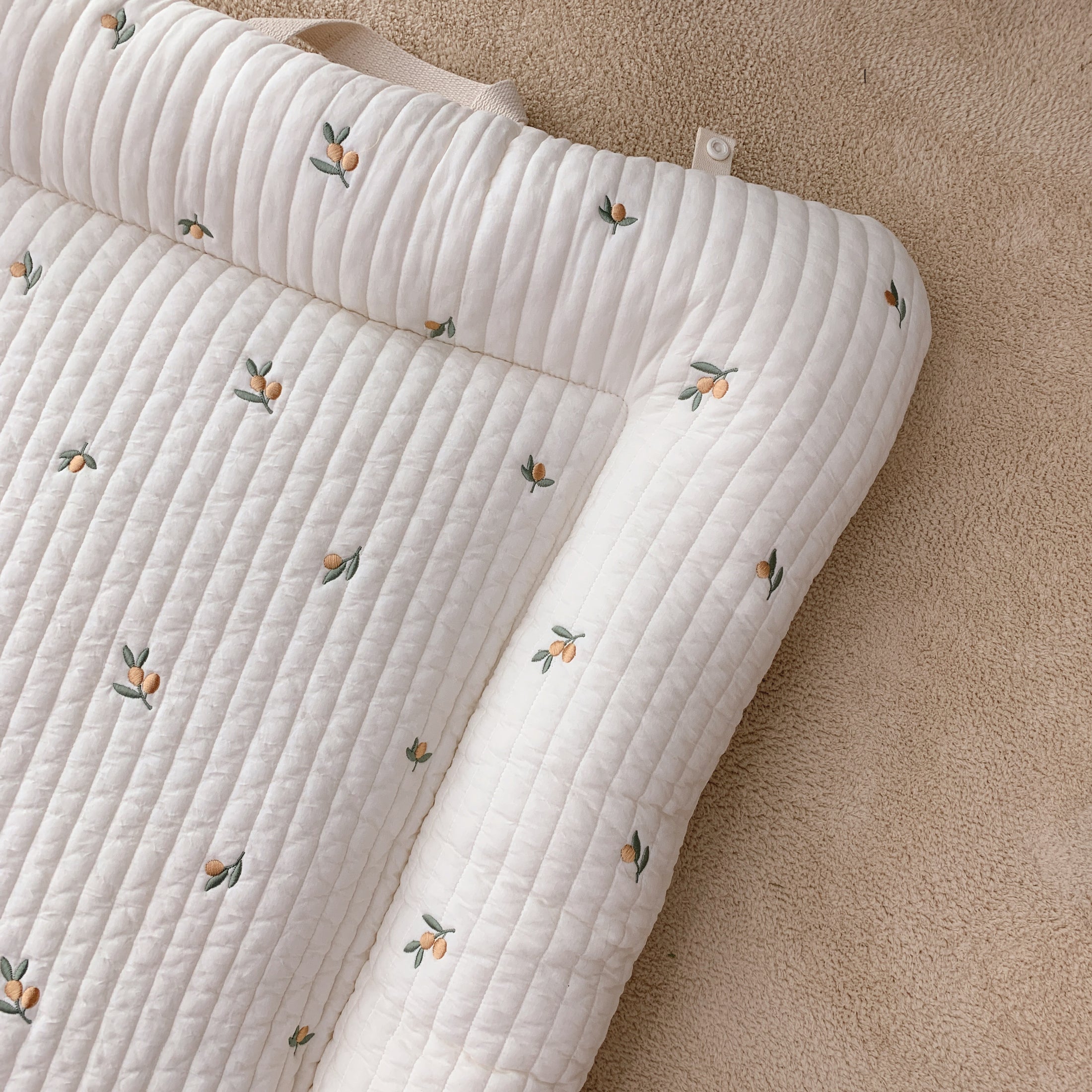 Hypoallergenic Baby Lounger | Olive
