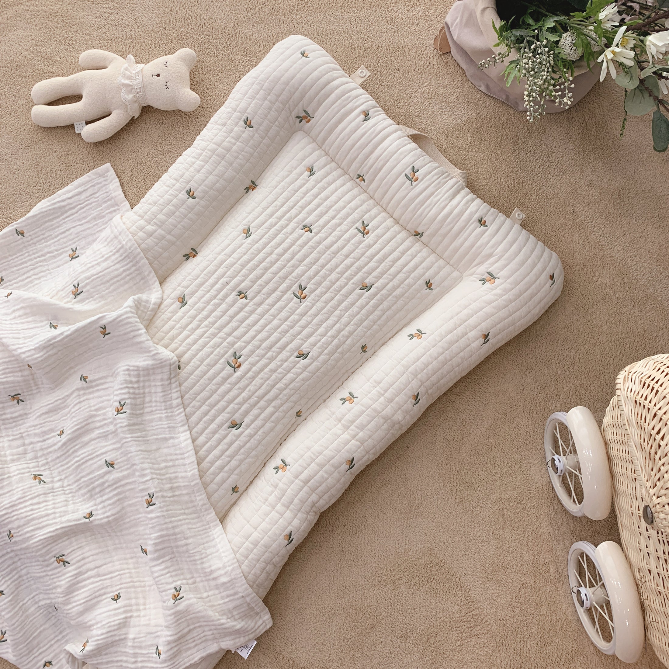 Hypoallergenic Baby Lounger | Olive