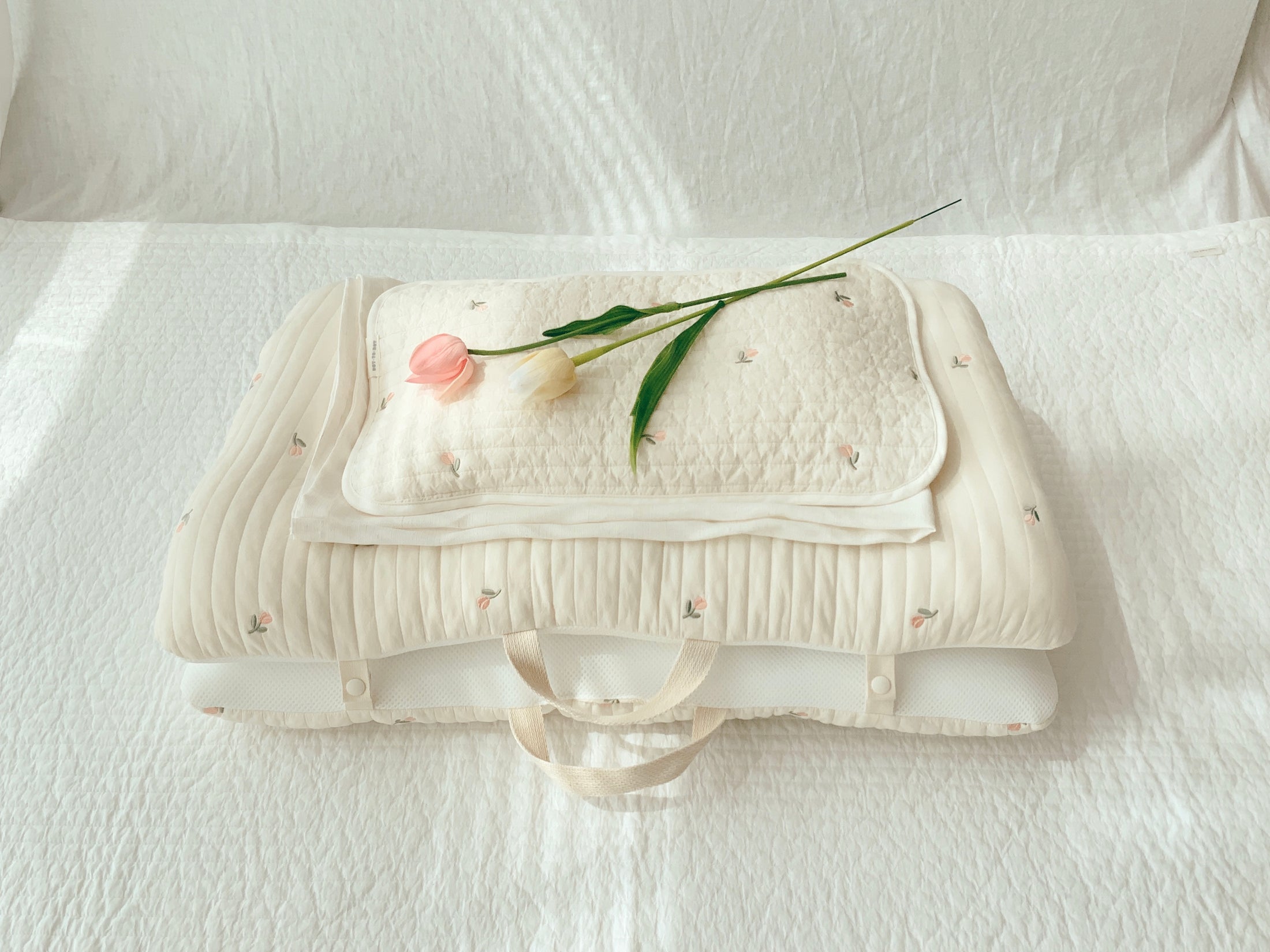 Hypoallergenic Baby Lounger | Tulip