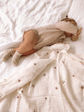 Load image into Gallery viewer, Gauze Blanket | Cotton Flower

