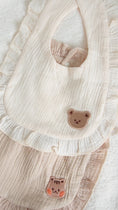 Load and play video in Gallery viewer, Cotton gauze bibs
